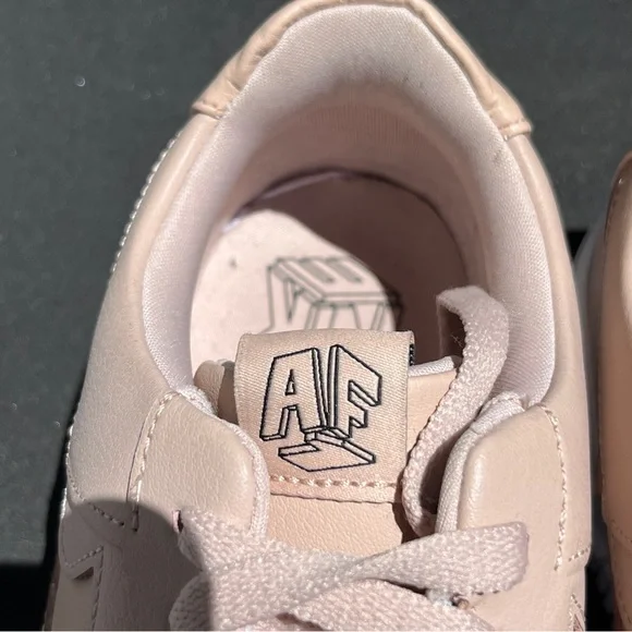 Pink Nike Air Force One - Picture 5 of 6